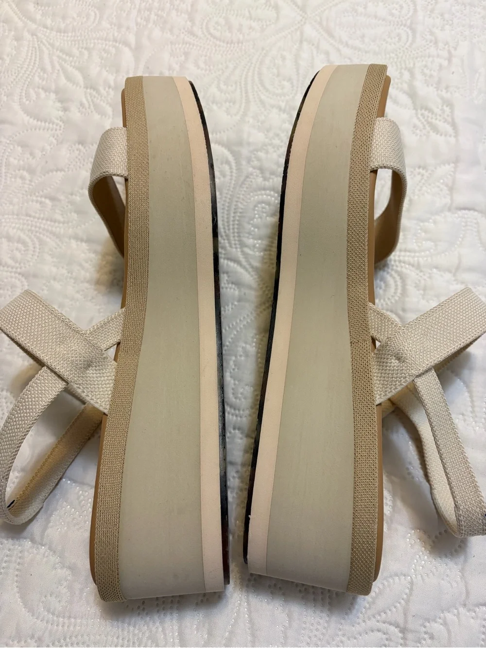 Rothy's The Lightweight Wedge Sandal In Salt